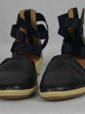 Gentle Souls by Kenneth Cole Noa Wedge Sandals Women's Size US 6M Black Leather